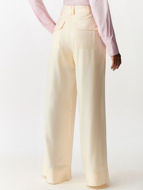 Calça Alfaiataria com Bolso e Pespontos Creme