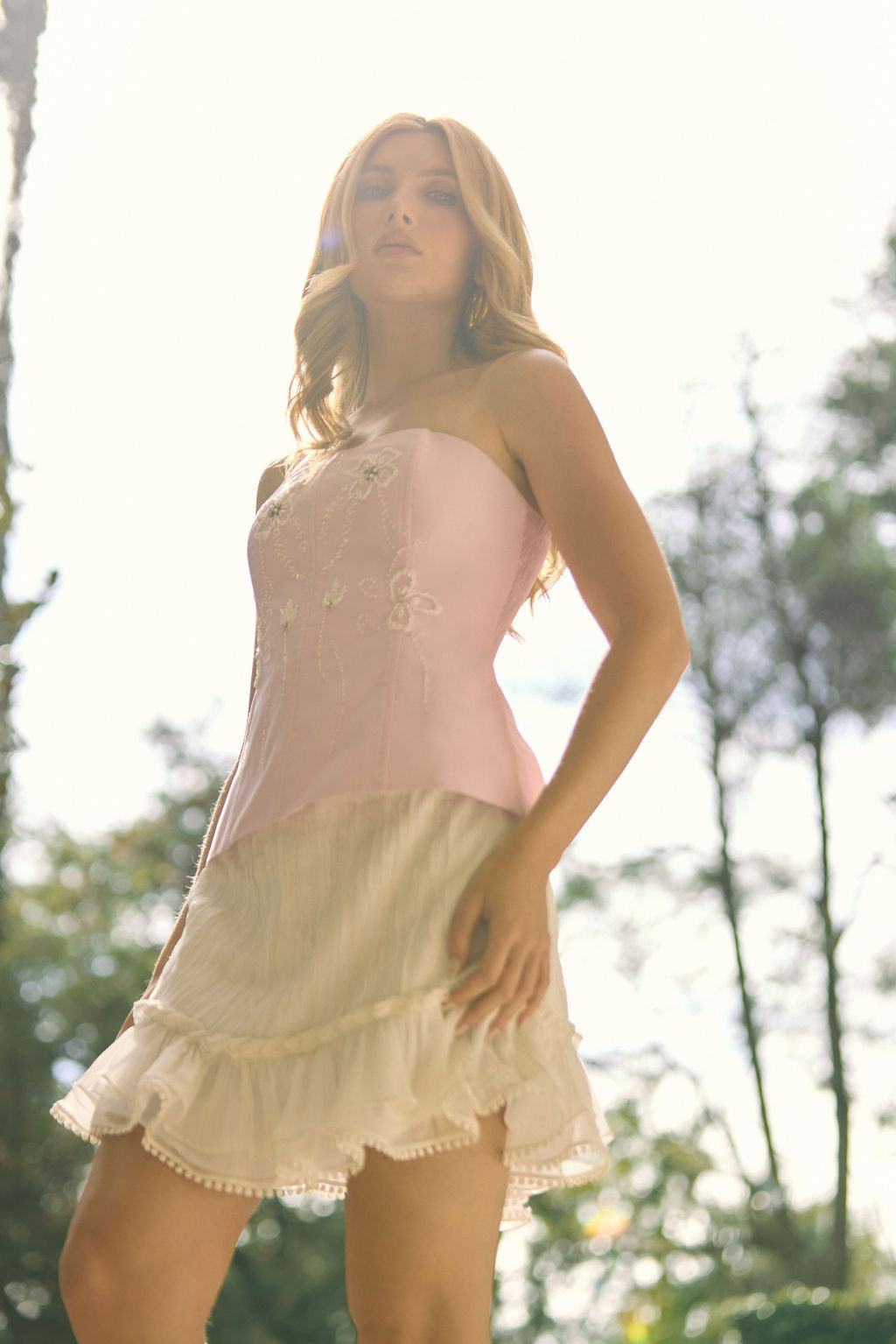 Corset sem Alças com Bordado de Flores Rosa Giz